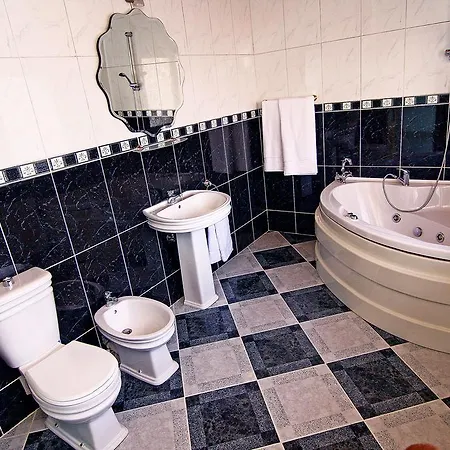 Nirvana Apartment *