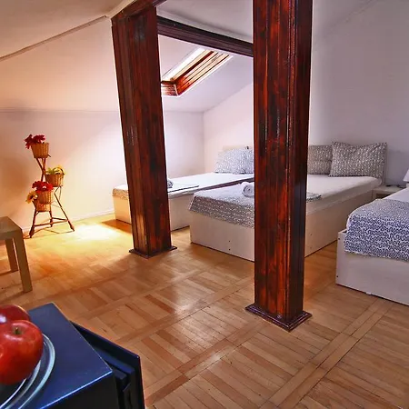Nirvana Apartment *